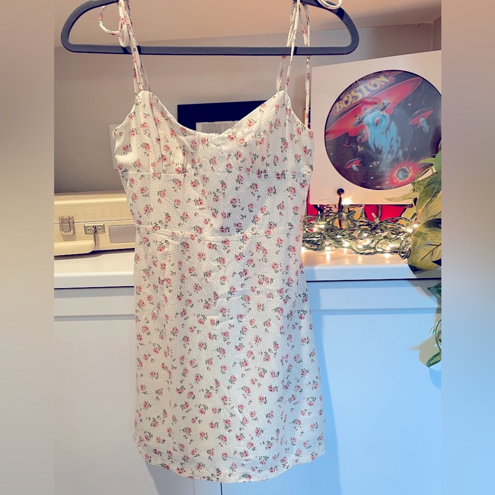 Refreshing Floral Printed Sweetheart Neck Mini Dress.